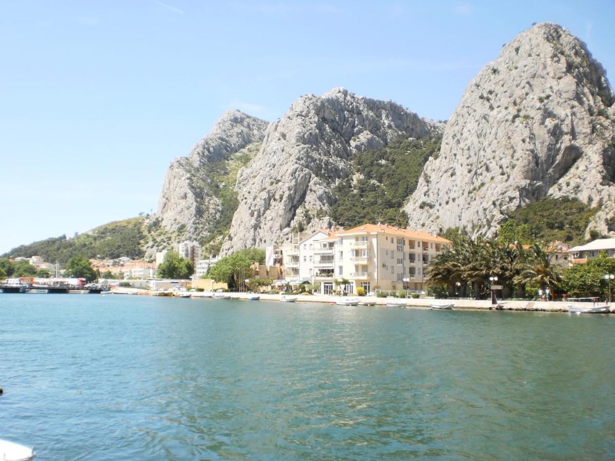 Apartment Lana Omiš Exterior foto